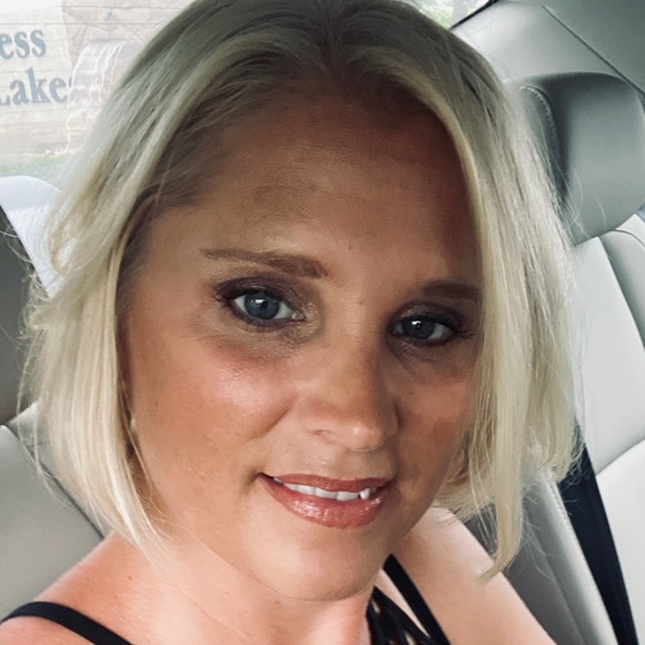 Meet your Posher, Sonya - Picture 1 of 1